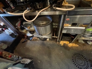 厨房処分　厨房撤去 ガス機器　フライヤー ガス炊飯器